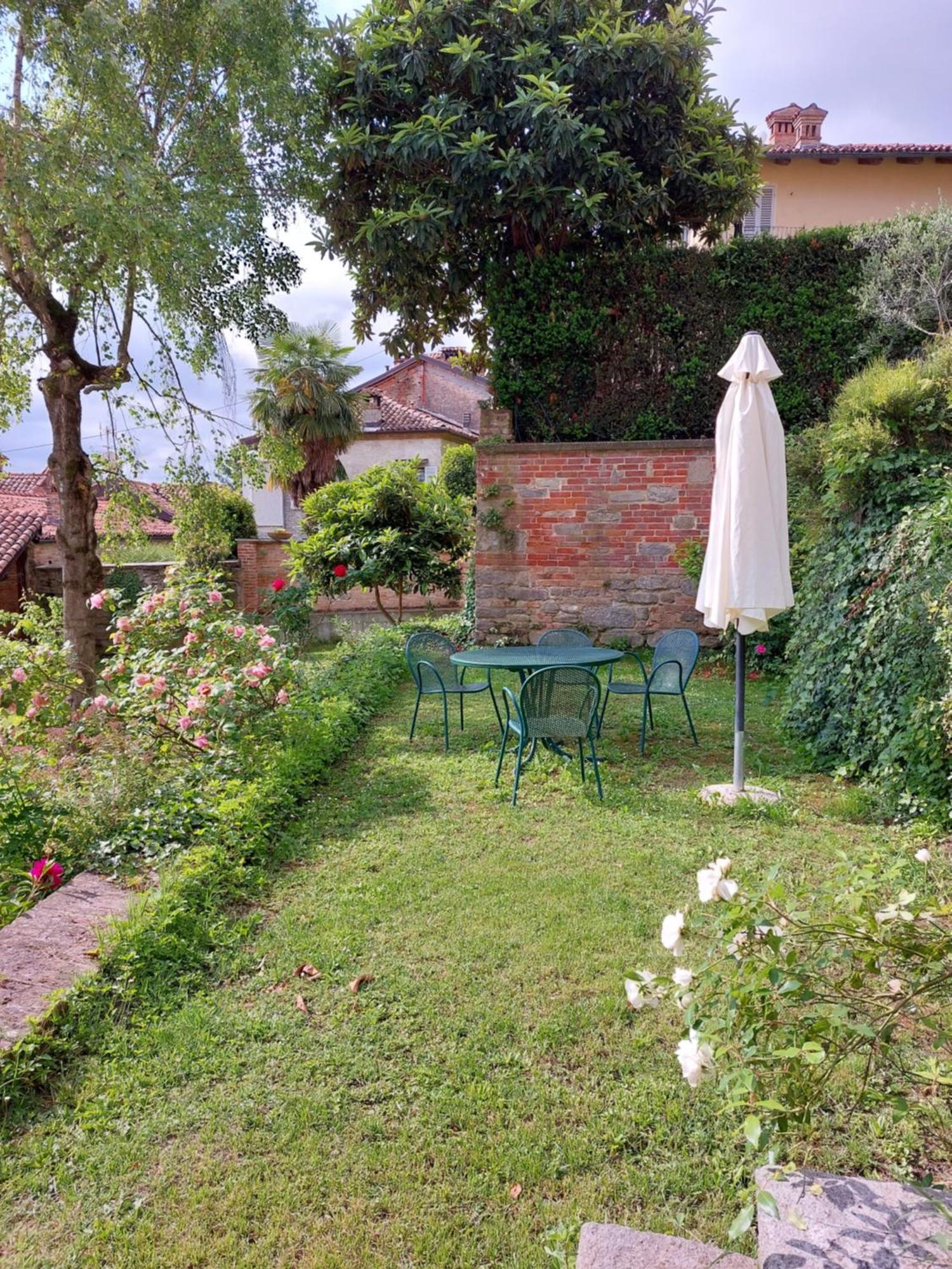 Il Giardino Di Olivia Apartman Guarene Kültér fotó